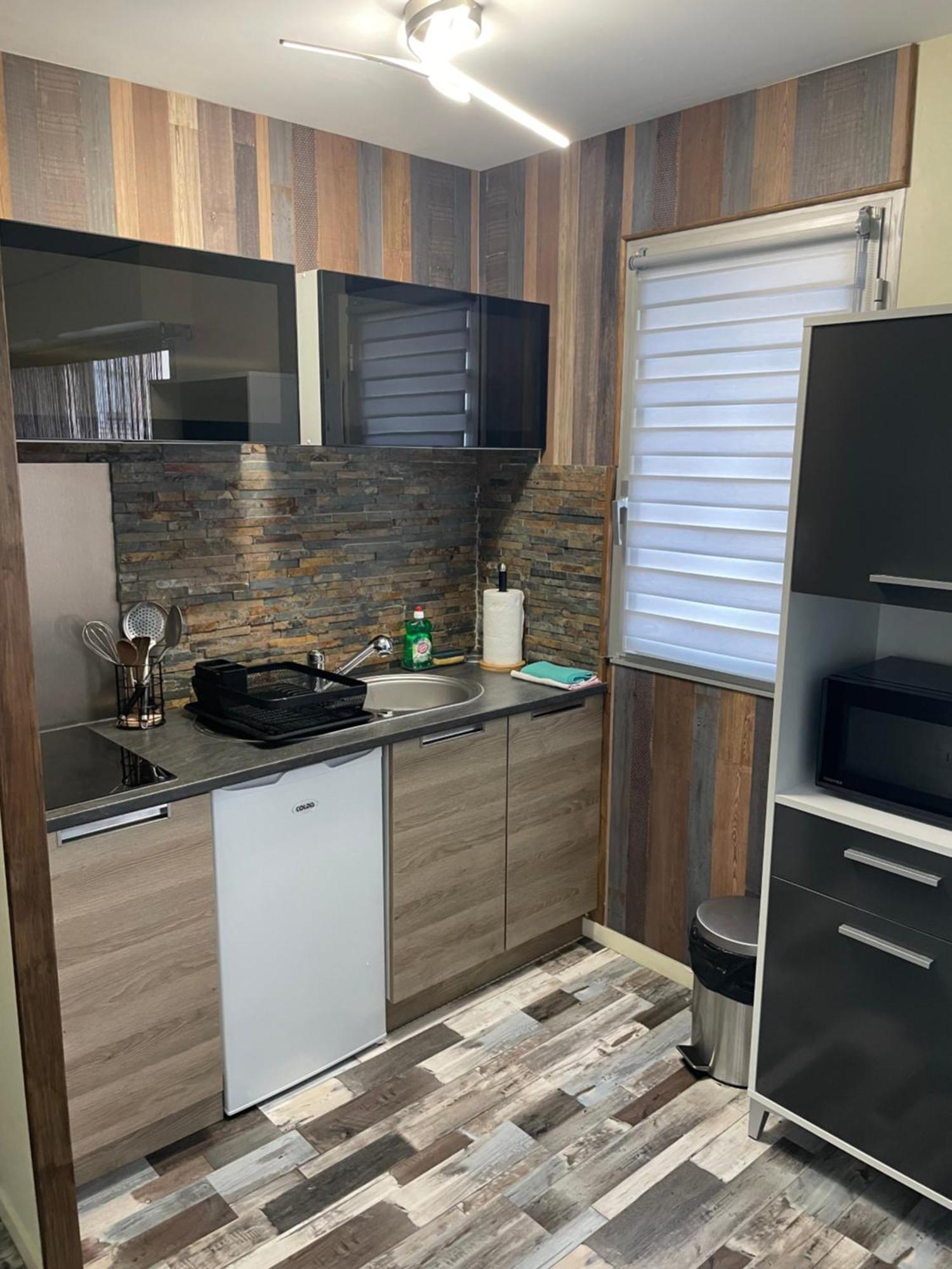 סן-ז'יל-קרואה-דה-וי Studio En Residence La Baie De L Adon מראה חיצוני תמונה